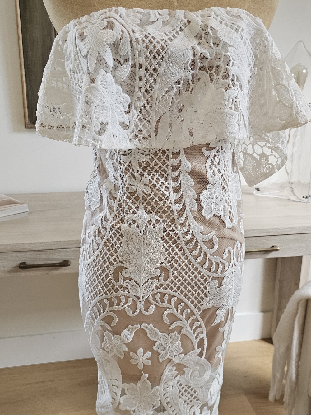 Vici White Lace Off-Shoulder Overlay Dress XS